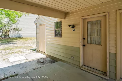 142 Aster Ct, Jackson, NJ 08527 photo 4