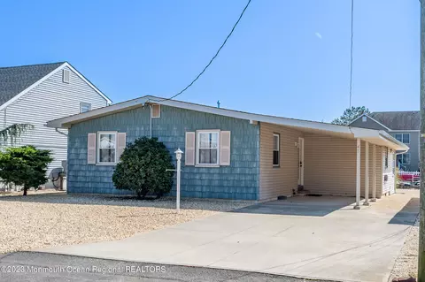45 E Lagoona Dr, Brick, NJ 08723 photo 2