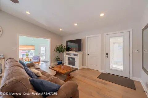 45 E Lagoona Dr, Brick, NJ 08723 photo 4