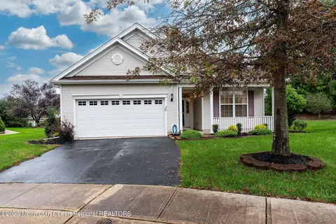 20 Five Bridges Ct, Barnegat, NJ 08005