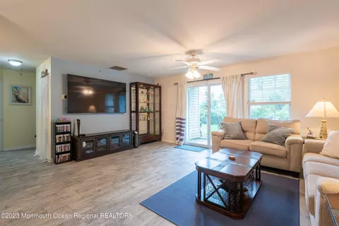 27 Thoroughbred Fare, Tinton Falls, NJ 07753