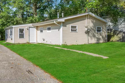 108 Lakewood Ct, Little Egg Harbor, NJ 08087