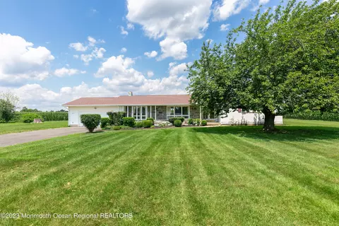 55 Arneys Mount Rd, Pemberton, NJ 08068