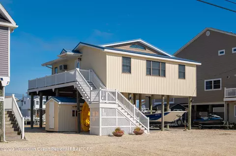 285 Heron Rd, Tuckerton, NJ 08087