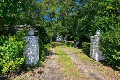 79 Center Ave #28, Leonardo, NJ 07737