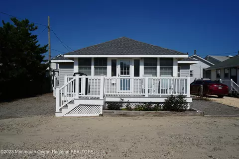3 Limroth Row, Point Pleasant Beach, NJ 08742
