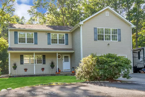 500 Chandler Rd, Jackson, NJ 08527