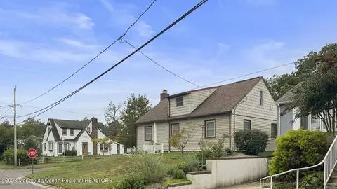 67 Burlington Ave, Leonardo, NJ 07737