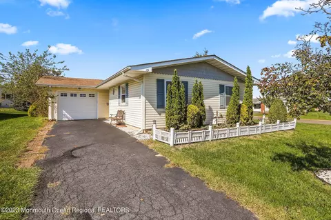 19 Pheasant Dr, Brick, NJ 08724