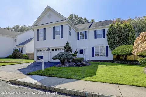 134 Woodcliff Blvd, Morganville, NJ 07751