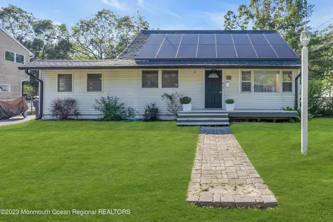 16 Harding Dr, Brick, NJ 08724