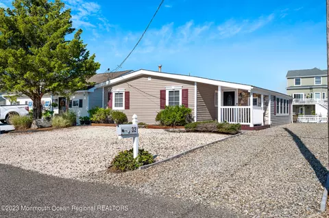 32 Mary Alice Rd, Beach Haven West, NJ 08050