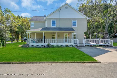 686 Clifton Ave, Toms River, NJ 08753