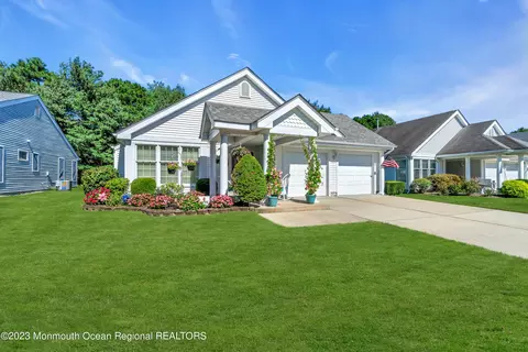 624 Bedford Ln, Manchester, NJ 08759