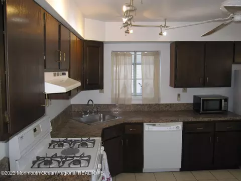 475 Pinecroft Dr, Brick, NJ 08723 photo 19