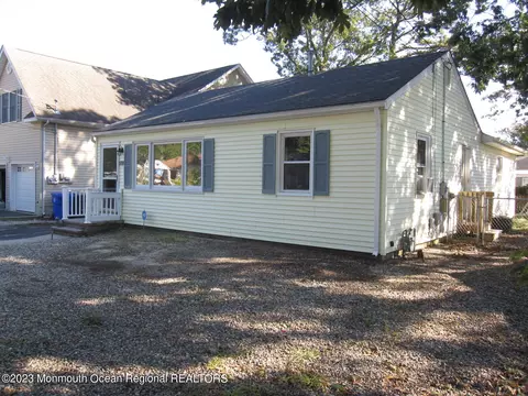 475 Pinecroft Dr, Brick, NJ 08723 photo 4