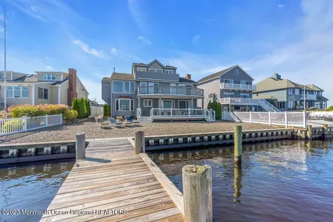88 Driftwood Dr, Brick, NJ 08723