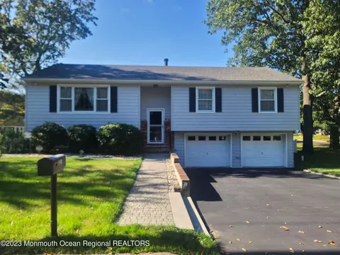 331 18th Ave, Brick, NJ 08724