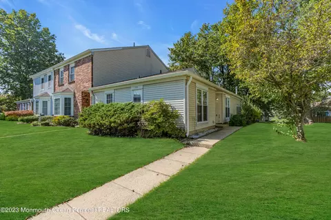 289 Bishop Ct, Old Bridge, NJ 08857