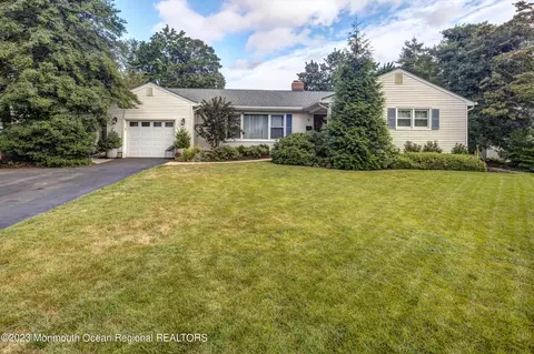 9 Rose St, Lincroft, NJ 07738