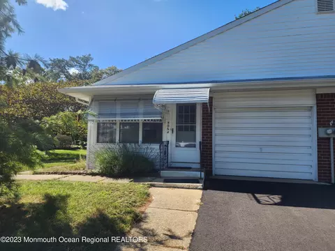 506 Lilac Ln #A, Whiting, NJ 08759