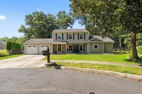 3 Adams Ct, Howell, NJ 07731
