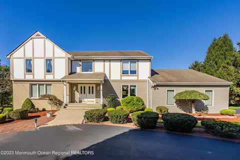 141 Thompson Grove Rd, Manalapan, NJ 07726