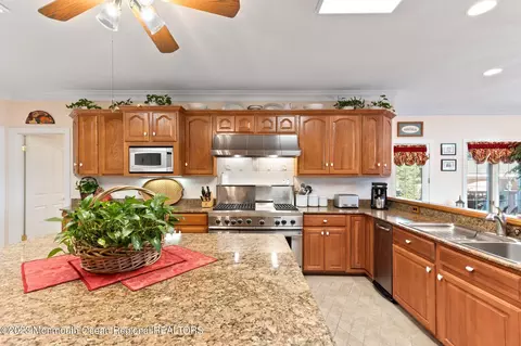 1841 Celeste Dr, Wall, NJ 07719 photo 21