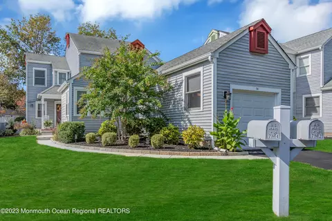 74 Whilshire Ln, Toms River, NJ 08753