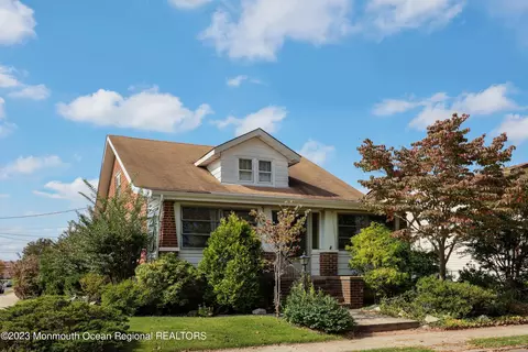 4 Bissett St, Sayreville, NJ 08872