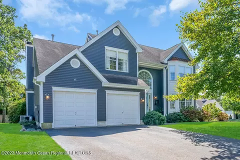 16 Azalea Ct, Barnegat, NJ 08005