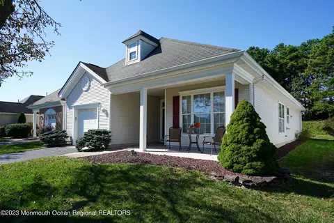 36 Goldensprings Dr, Lakewood, NJ 08701