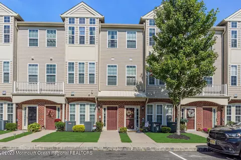 10 Michael Dr, Tinton Falls, NJ 07712