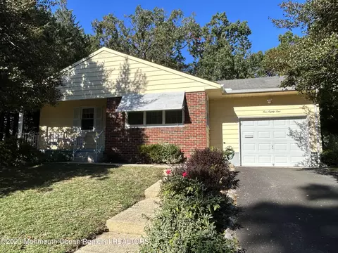 181 Fox Glove Run, Toms River, NJ 08755