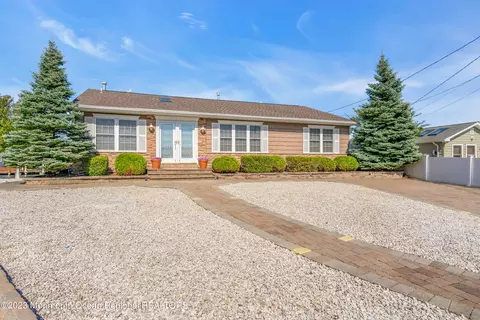 818 Windward Dr, Forked River, NJ 08731 photo 3