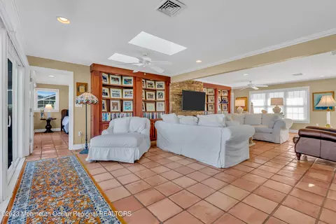 818 Windward Dr, Forked River, NJ 08731 photo 11