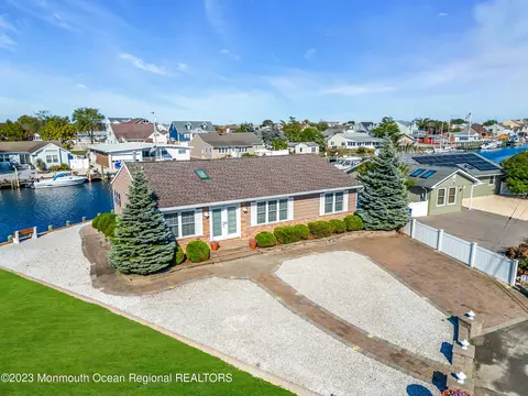 818 Windward Dr, Forked River, NJ 08731 photo 2