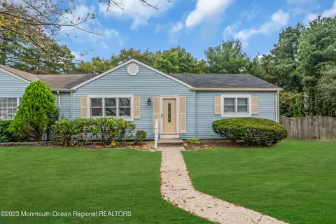 527 Tinsmith Ct, Toms River, NJ 08753