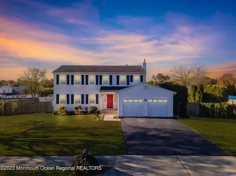 2203 Oak Knoll Dr, Toms River, NJ 08757
