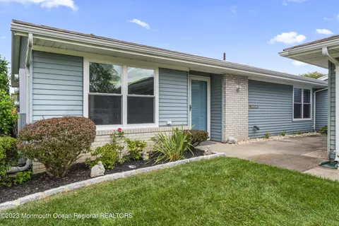485 Fairton Dr # A, Monroe, NJ 08831