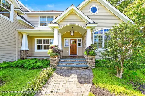 20 S Tamarack Dr, Brielle, NJ 08730