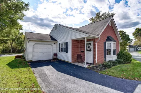 71 Jaffreyton Close #1000, Freehold, NJ 07728