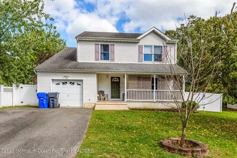 101 Bruce St, Brick, NJ 08724
