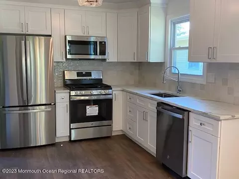 81 Courtshire Dr, Brick, NJ 08723