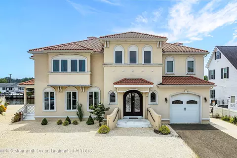 31 Hollywood Blvd S, Forked River, NJ 08731