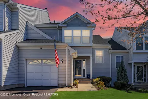 8 Hendricks Ct, Sayreville, NJ 08872