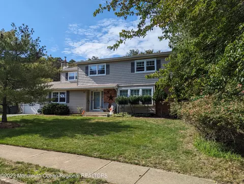 110 Old Bridge Dr, Howell, NJ 07731