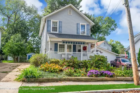 32 Yard Ave, Freehold, NJ 07728