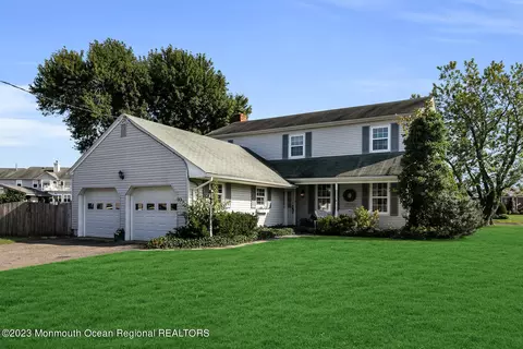 1 Gail Dr, Monmouth Beach, NJ 07750