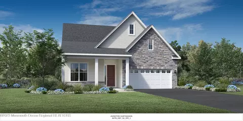 26 Magnolia Dr, Freehold, NJ 07728